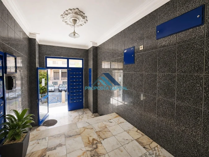 Apartamento T2 para Venda em Agualva e Mira-Sintra Foto 2