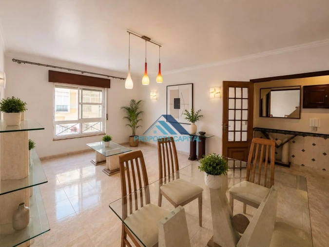 Apartamento T2 para Venda em Agualva e Mira-Sintra Foto 8