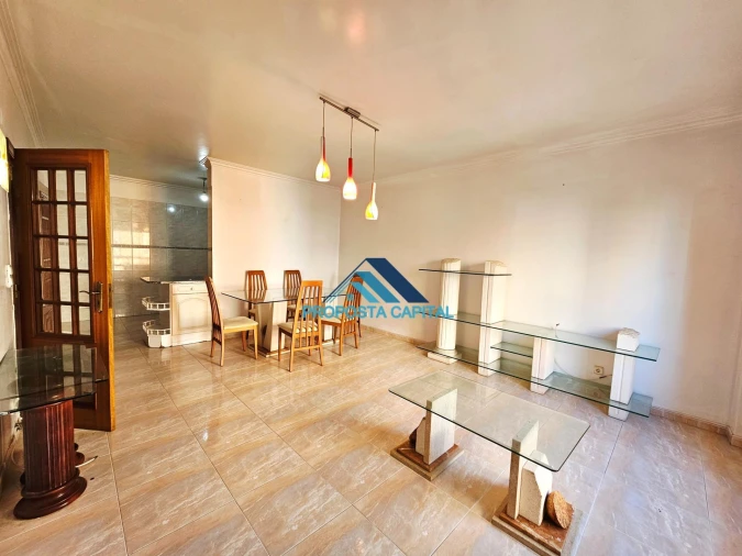 Apartamento T2 para Venda em Agualva e Mira-Sintra Foto 9