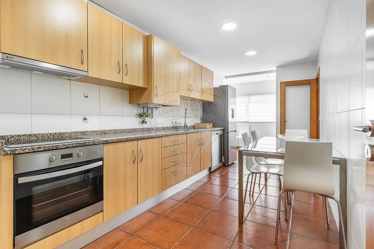 Apartamento T3 para Venda em Riba de Ave Foto 2