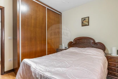 Moradia T4 para Venda em Calvos e Frades