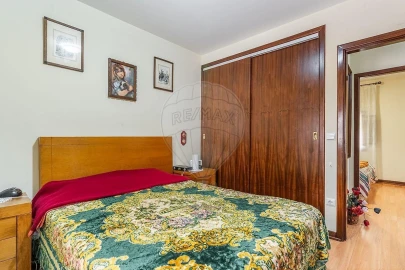 Moradia T4 para Venda em Calvos e Frades