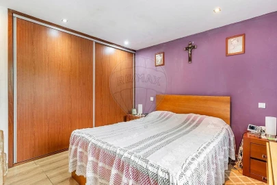 Moradia T4 para Venda em Calvos e Frades
