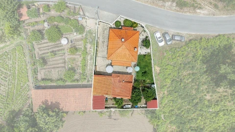 Moradia T4 para Venda em Calvos e Frades