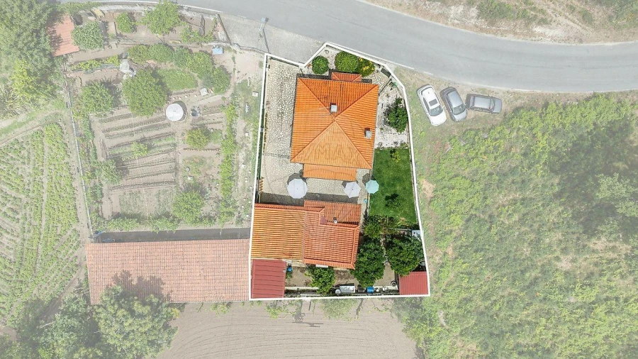 Moradia T4 para Venda em Calvos e Frades Foto 4