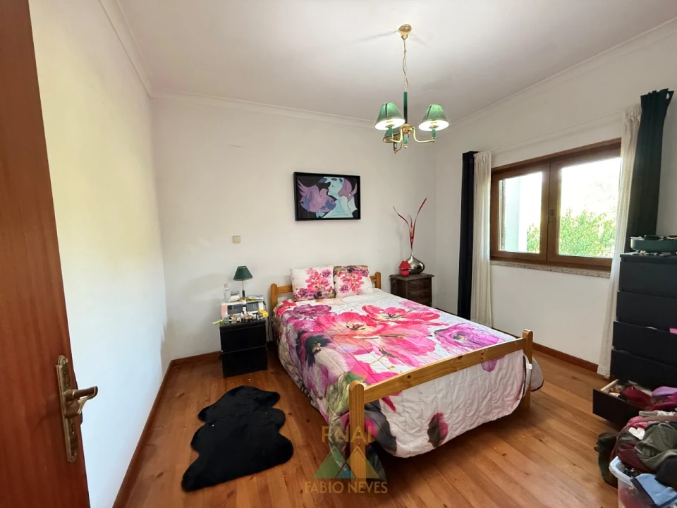 Moradia T4 para Venda em Bravães Foto 16