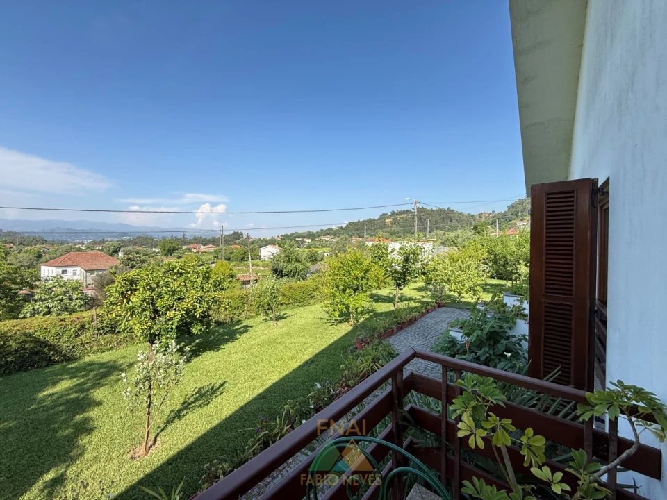 Moradia T4 para Venda em Bravães Foto 27