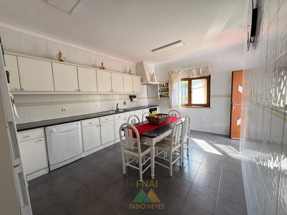 Moradia T4 para Venda em Bravães Foto 30