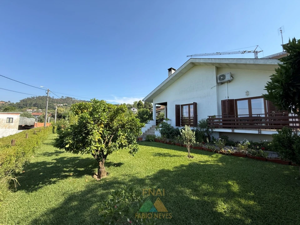 Moradia T4 para Venda em Bravães Foto 40