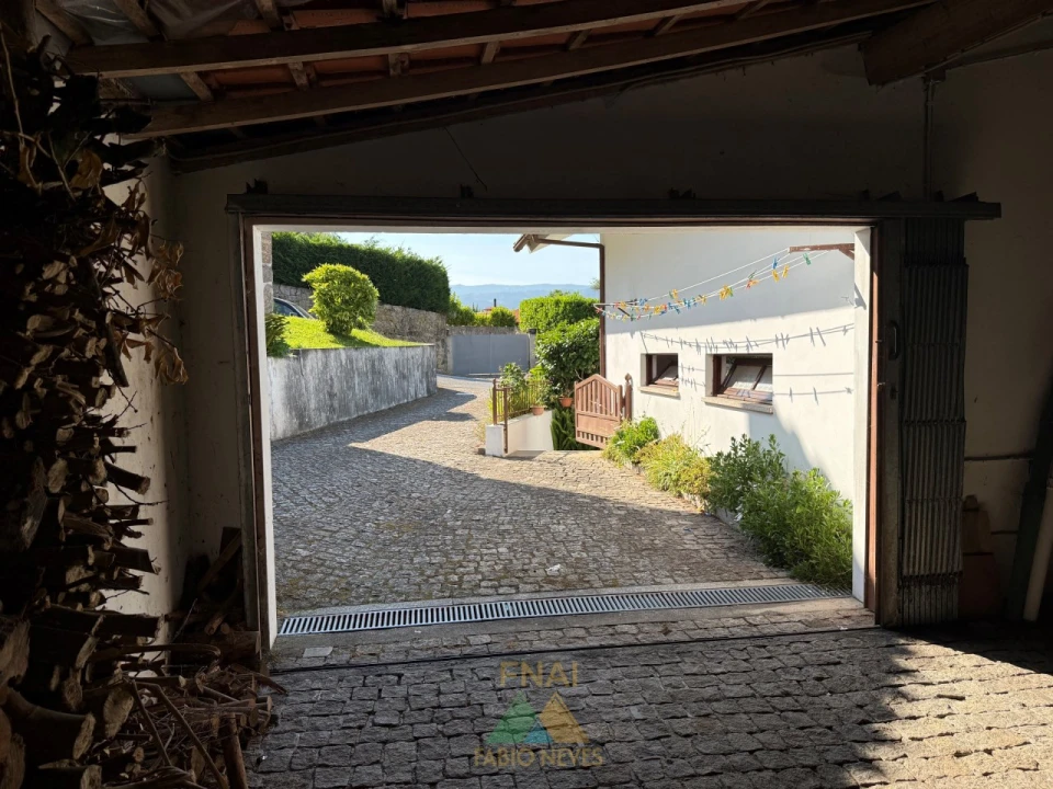 Moradia T4 para Venda em Bravães Foto 48