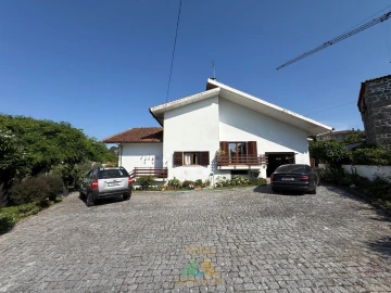 Moradia T4 para Venda em Bravães