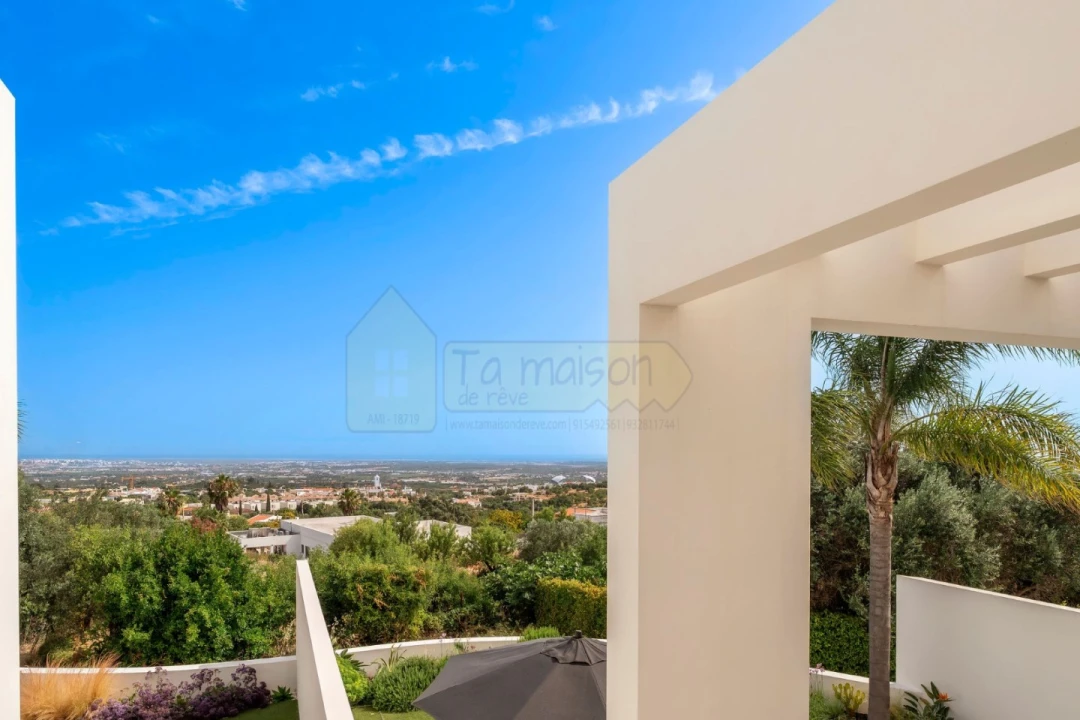 Moradia T4 para Venda em Santa Barbara de Nexe Foto 42