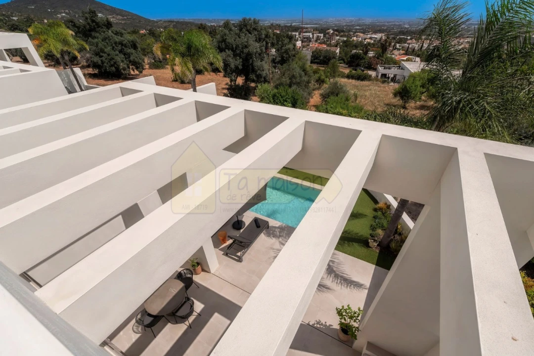 Moradia T4 para Venda em Santa Barbara de Nexe Foto 50