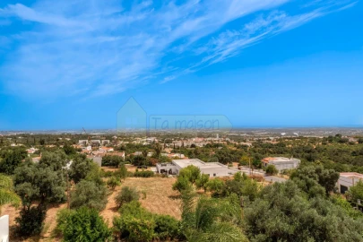 Moradia T4 para Venda em Santa Barbara de Nexe