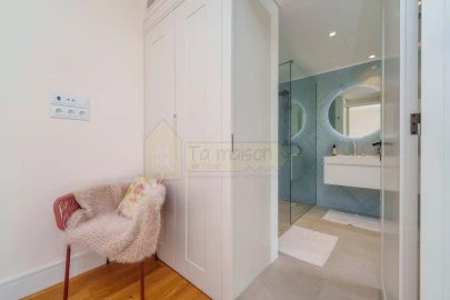 Moradia T4 para Venda em Santa Barbara de Nexe