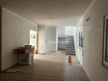Moradia T4 para Venda em Pego