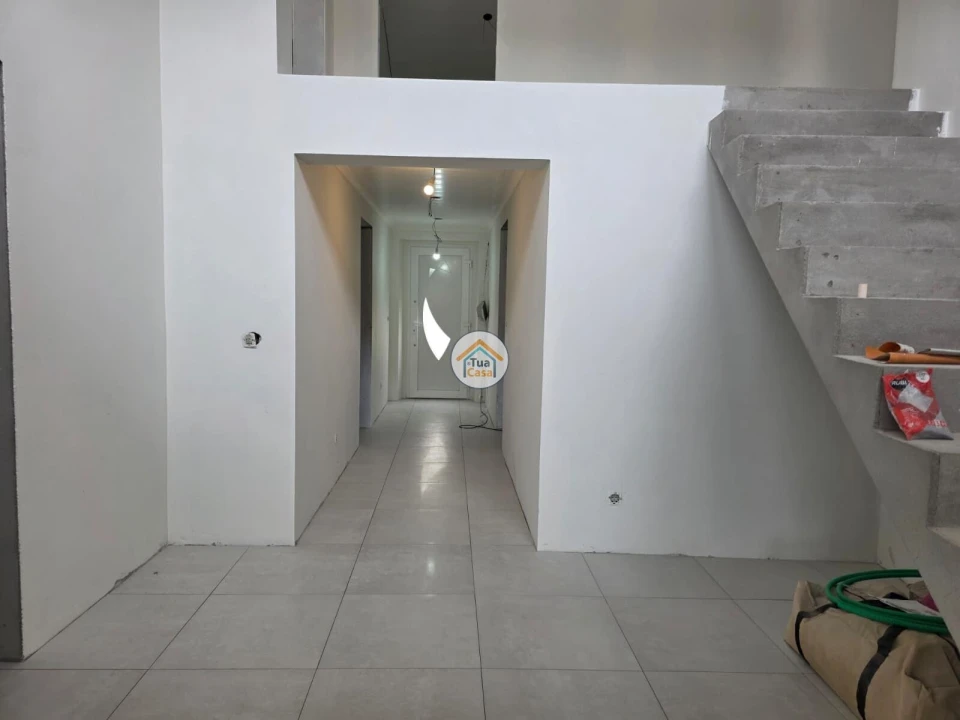 Moradia T1 para Venda em Nossa Senhora dos Remedios Foto 4