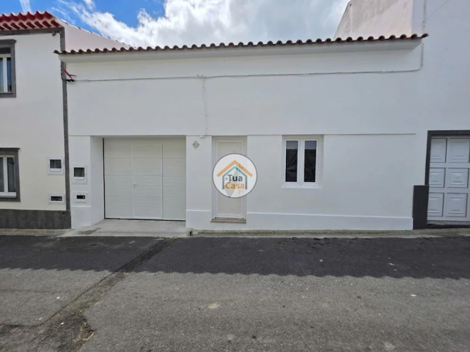 Moradia T1 para Venda em Nossa Senhora dos Remedios Foto 1