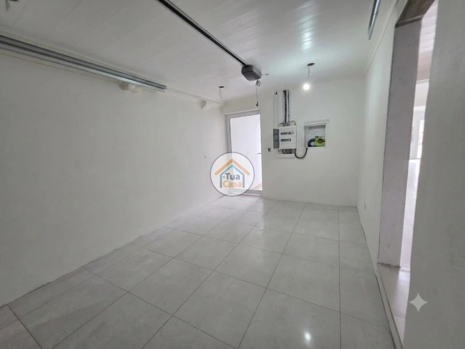Moradia T1 para Venda em Nossa Senhora dos Remedios Foto 5