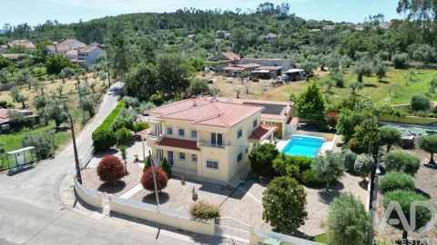 Moradia T4 para Venda em Alvorge