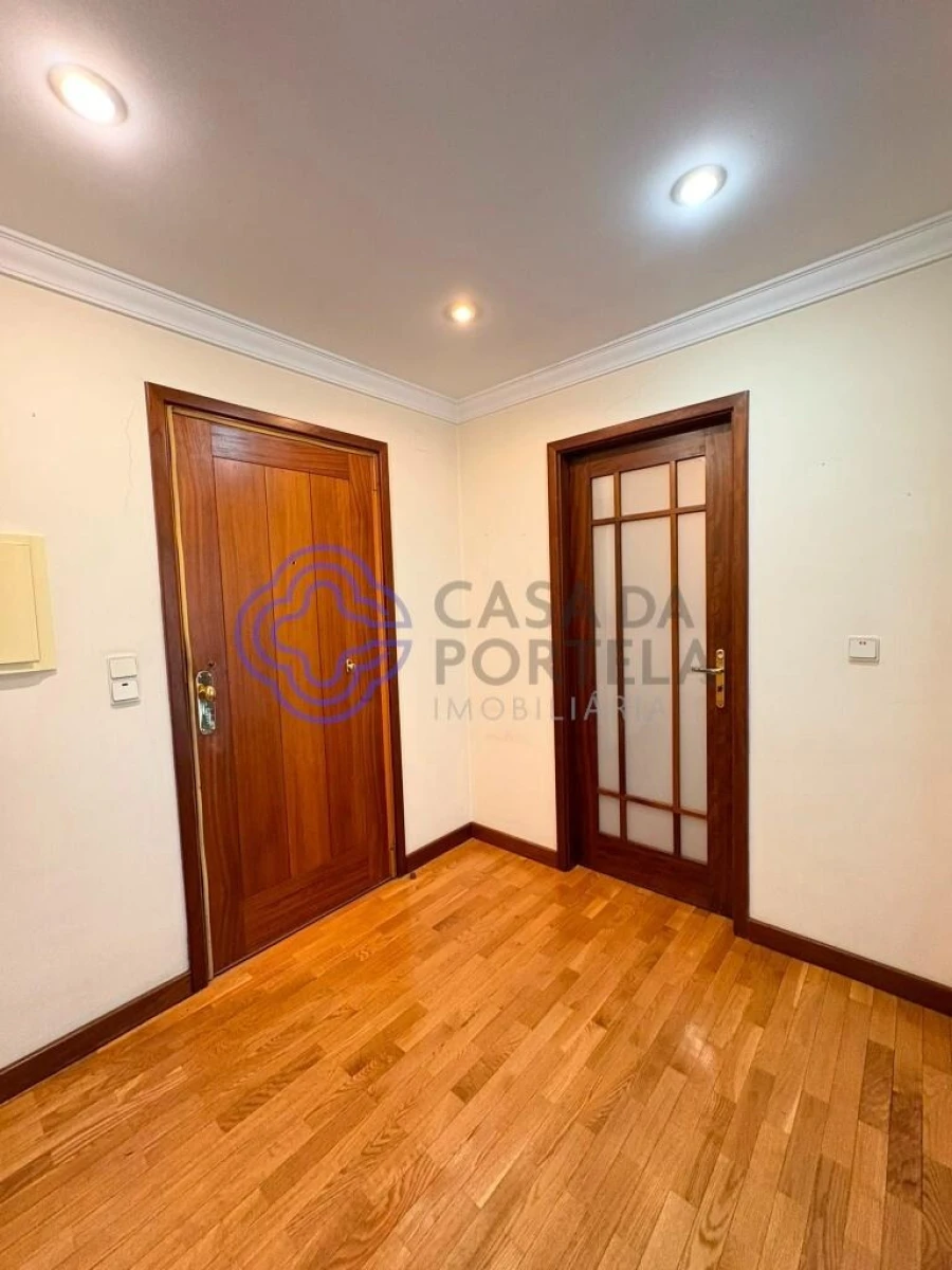 Apartamento T3 para Venda em Campanhã Foto 2
