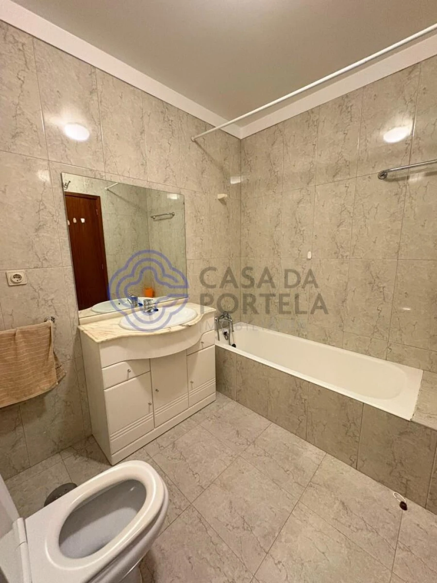 Apartamento T3 para Venda em Campanhã Foto 12