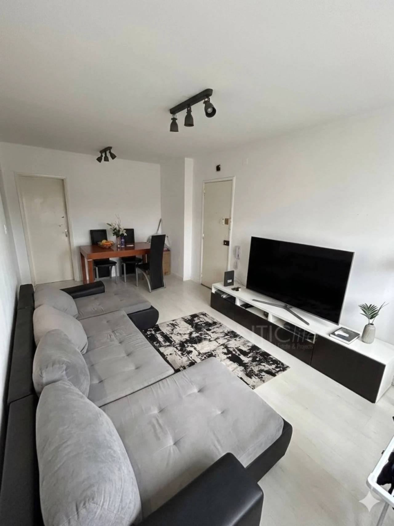 Apartamento T2 para Venda em Agualva e Mira-Sintra Foto 2