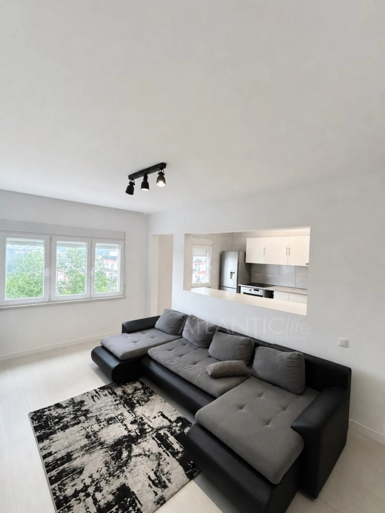 Apartamento T2 para Venda em Agualva e Mira-Sintra Foto 3