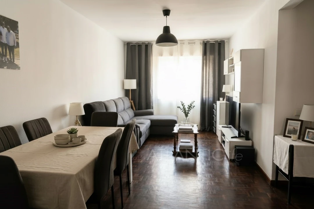 Apartamento T4 para Venda em Algueirão-Mem Martins Foto 1