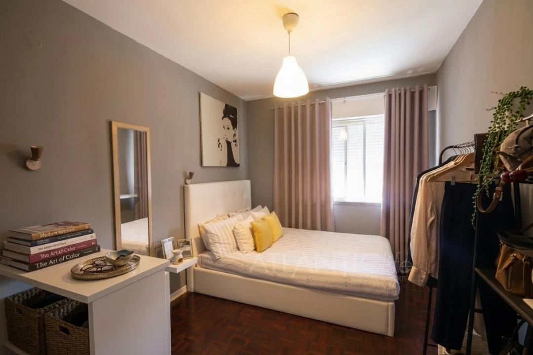 Apartamento T4 para Venda em Algueirão-Mem Martins Foto 5