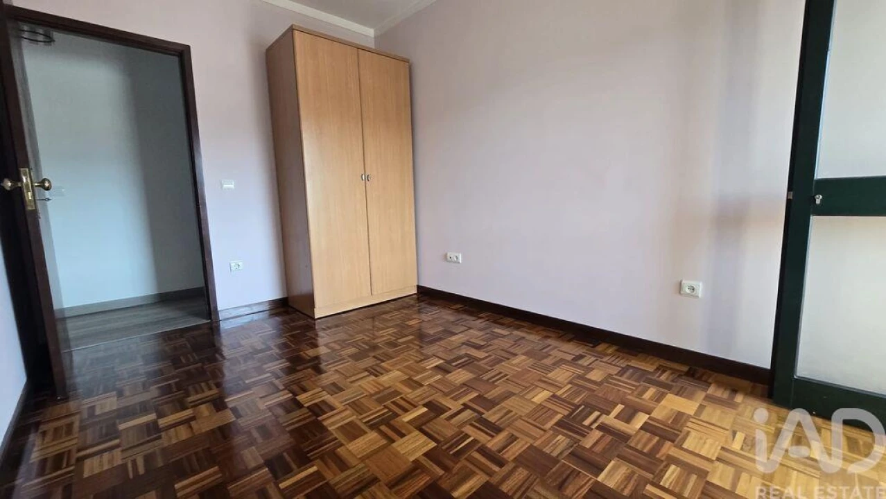 Apartamento T2 para Arrendamento em Amarante (São Gonçalo), Madalena, Cepelos e Gatão Foto 9