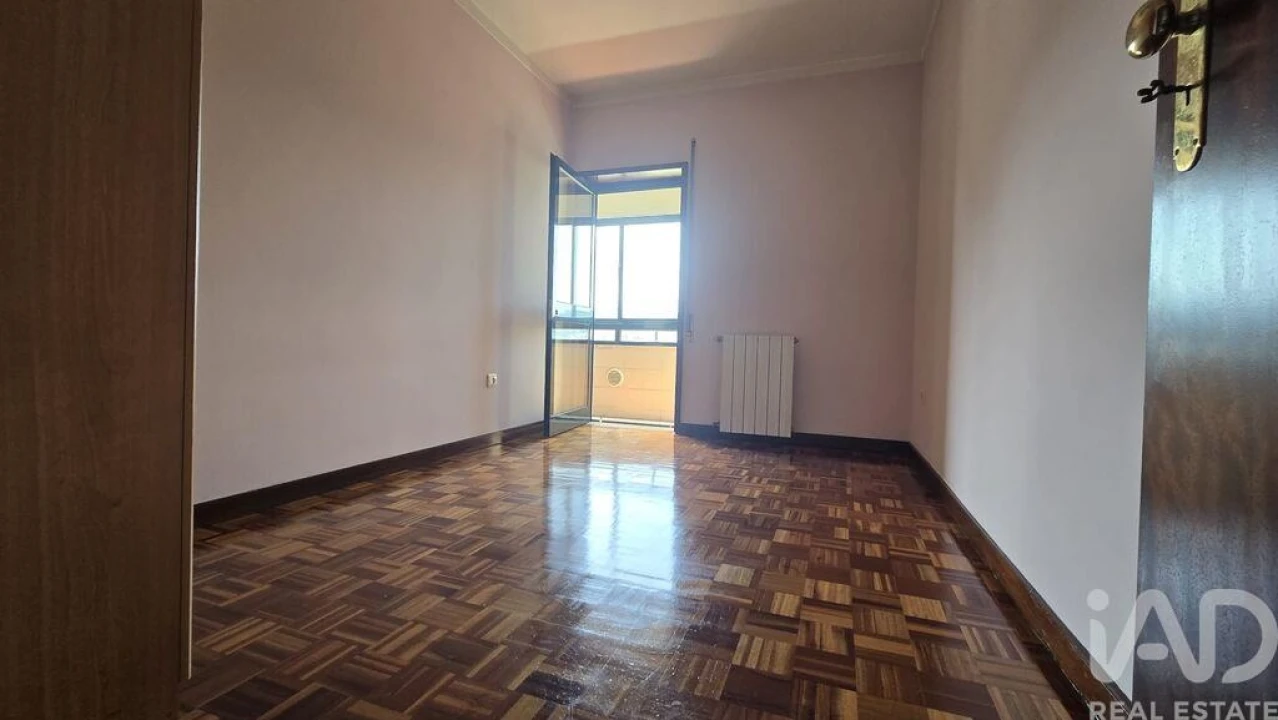 Apartamento T2 para Arrendamento em Amarante (São Gonçalo), Madalena, Cepelos e Gatão Foto 8
