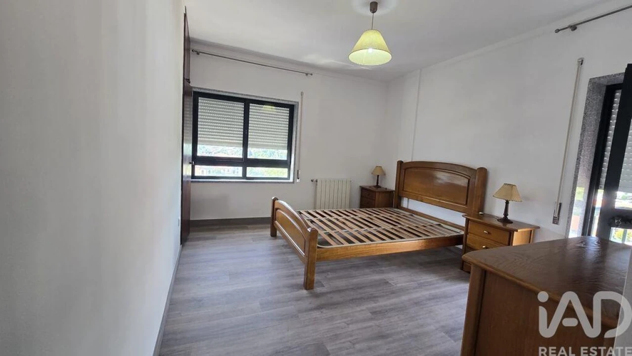 Apartamento T2 para Arrendamento em Amarante (São Gonçalo), Madalena, Cepelos e Gatão Foto 6
