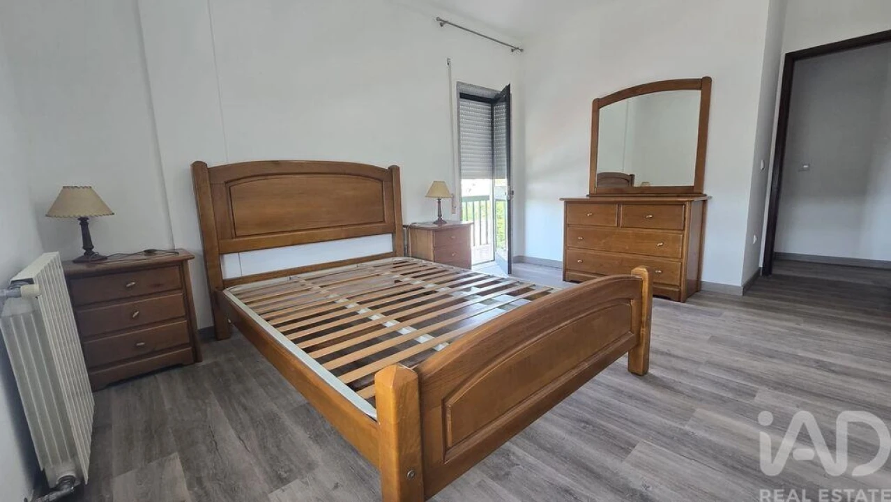 Apartamento T2 para Arrendamento em Amarante (São Gonçalo), Madalena, Cepelos e Gatão Foto 7