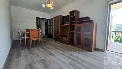 Apartamento T2 para Arrendamento em Amarante (São Gonçalo), Madalena, Cepelos e Gatão