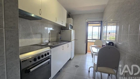 Apartamento T2 para Arrendamento em Amarante (São Gonçalo), Madalena, Cepelos e Gatão