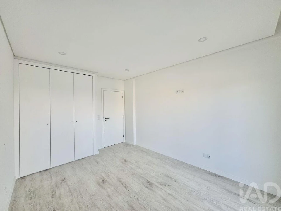 Apartamento para Venda em Seixal, Arrentela e Aldeia de Paio Pires Foto 1