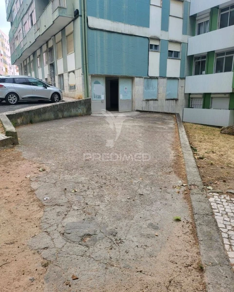 Loja para Venda em Agualva e Mira-Sintra