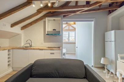 Apartamento T1 para Arrendamento em Santa Maria, São Pedro e Matacães