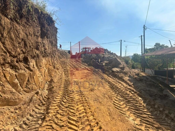Moradia T3 para Venda em Coucieiro Foto 14