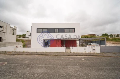 Moradia T3 para Venda em Santa Maria, São Pedro e Matacães