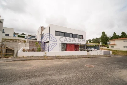 Moradia T3 para Venda em Santa Maria, São Pedro e Matacães