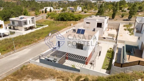 Moradia T3 para Venda em Santa Maria, São Pedro e Matacães