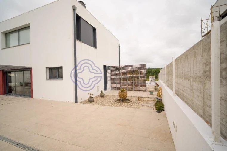 Moradia T3 para Venda em Santa Maria, São Pedro e Matacães Foto 20