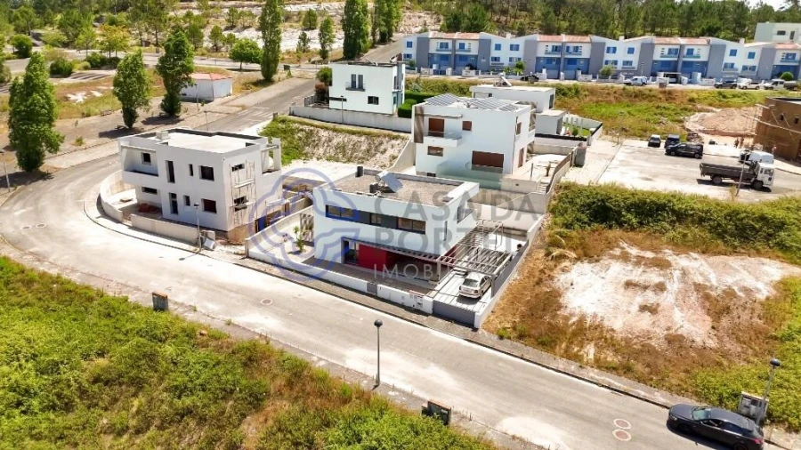 Moradia T3 para Venda em Santa Maria, São Pedro e Matacães Foto 4
