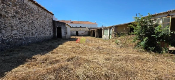 Armazém para Venda em Beja (Santiago Maior e São João Baptista)