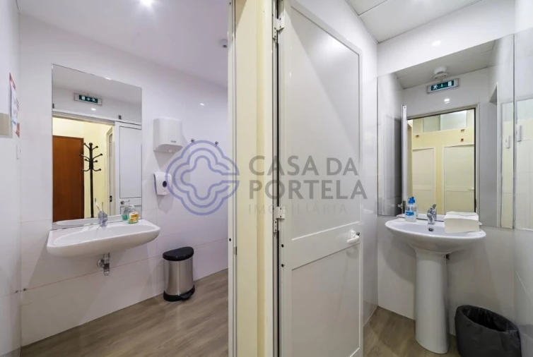 Escritório para Venda em Cedofeita, Santo Ildefonso, Sé, Miragaia, São Nicolau e Vitória Foto 19
