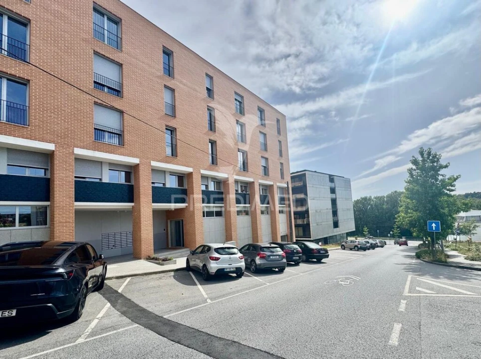 Apartamento T1 para Venda em Azurem Foto 1