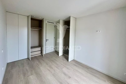 Apartamento T1 para Venda em Azurem