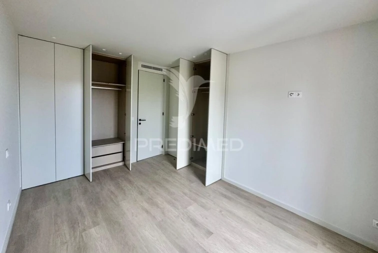 Apartamento T1 para Venda em Azurem Foto 13